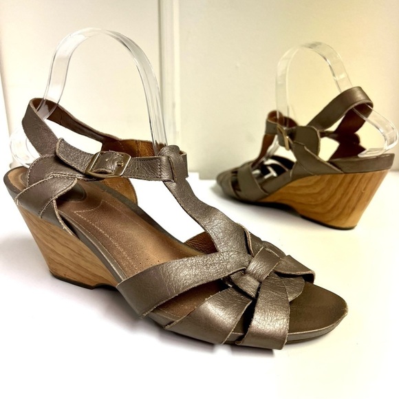 CLARKS Artisan Woodward Willow Champagne Leather sandals women’s size 10M - Picture 2 of 11
